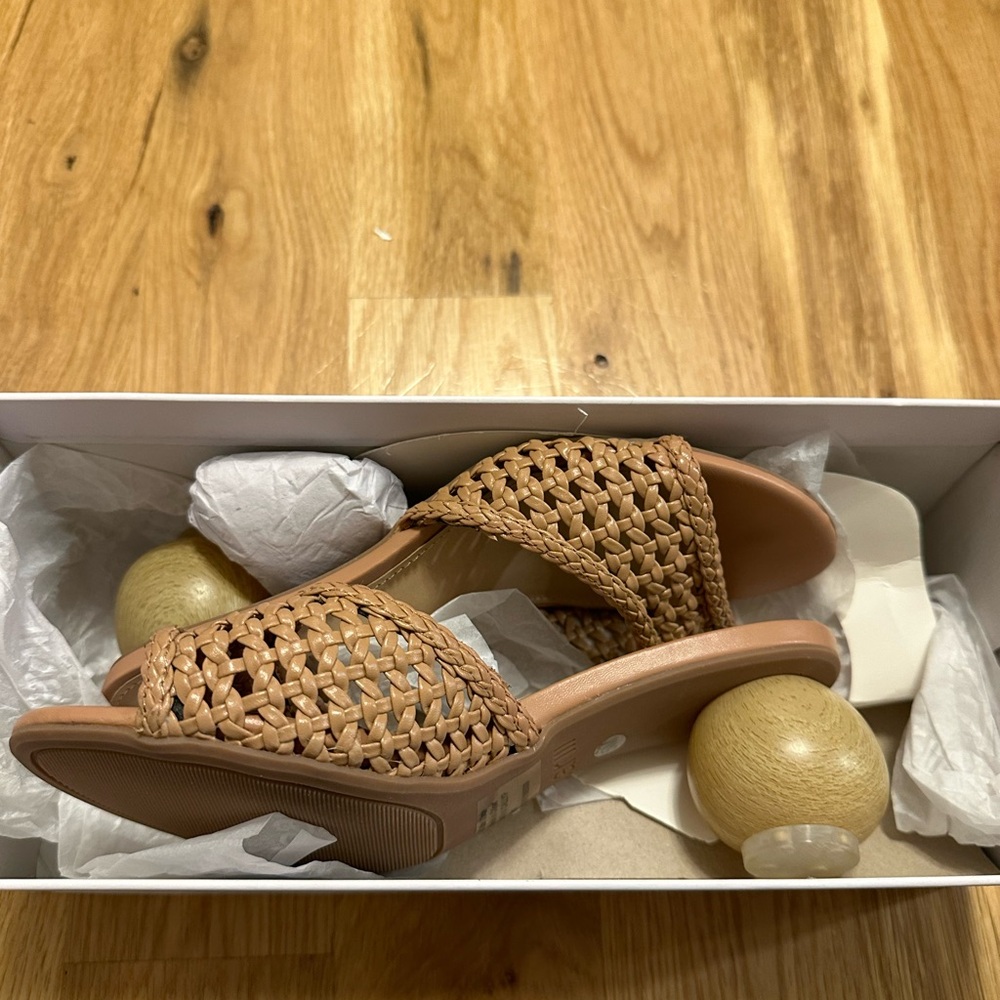 BAR III Womens Beige Round ball Heel Cally Round Toe Slip On Sandals Size 5